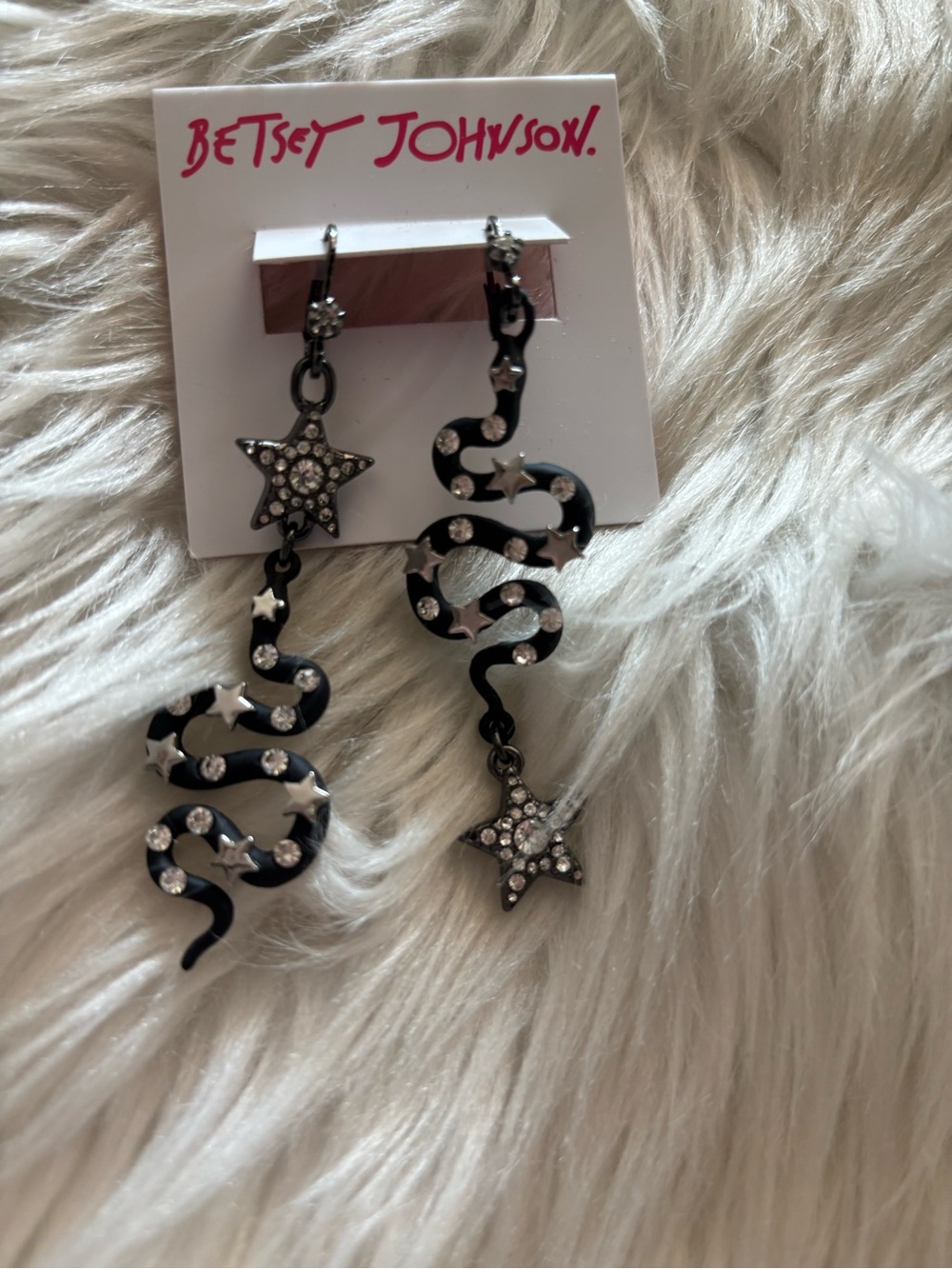 Accessories Subcategory Identification - Picture 3 of 3